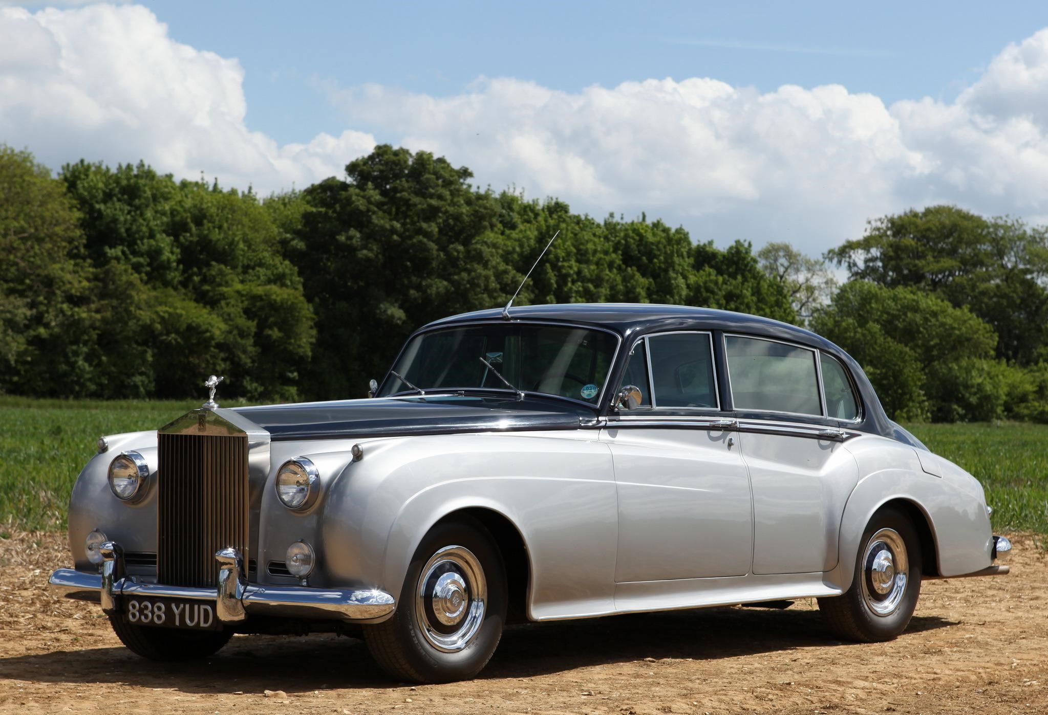 1955 Rolls-Royce Silver Cloud Series I side